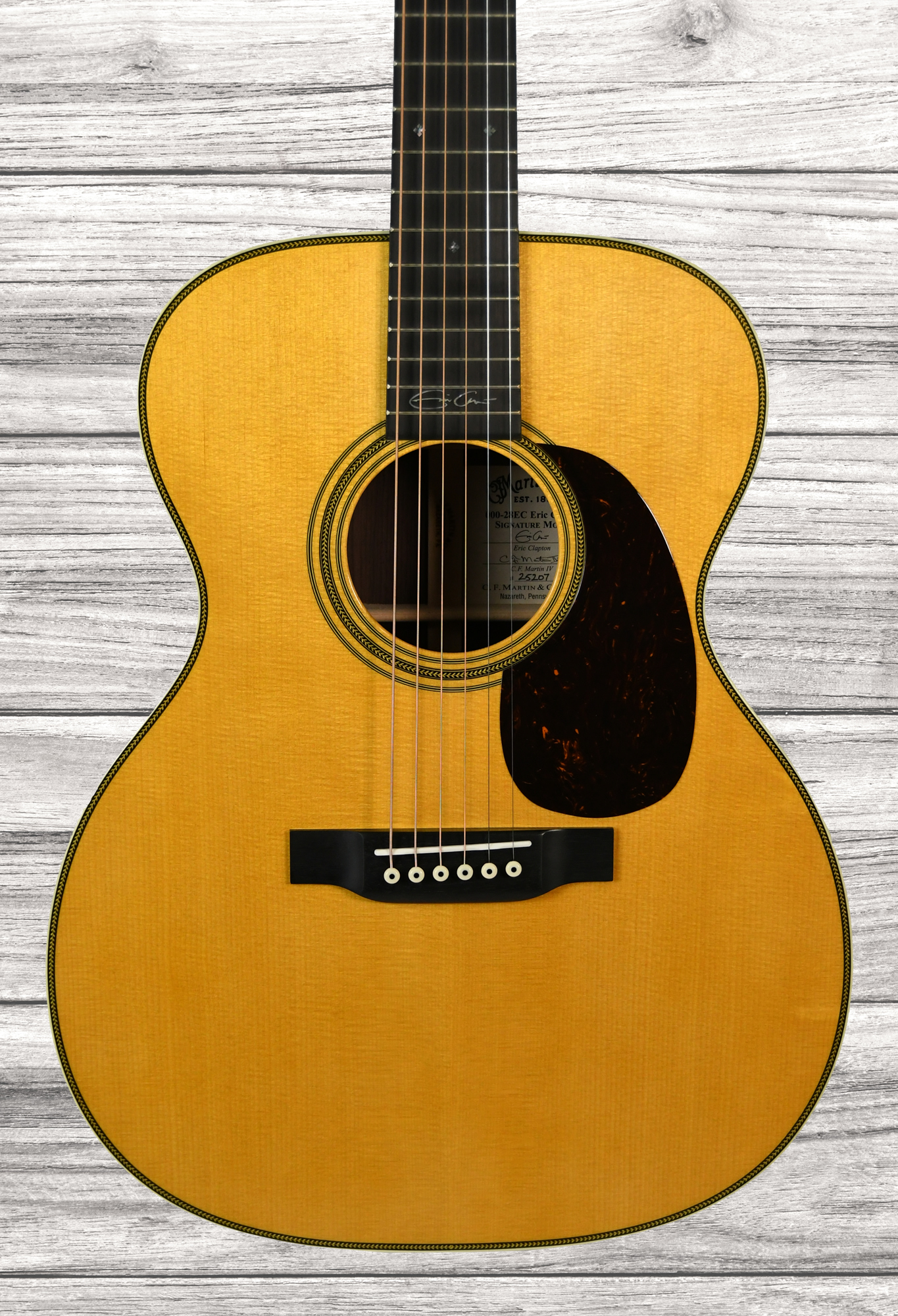 martin-000-28ec-eric-clapton-natural-com-estojo_636284294e45f.jpg