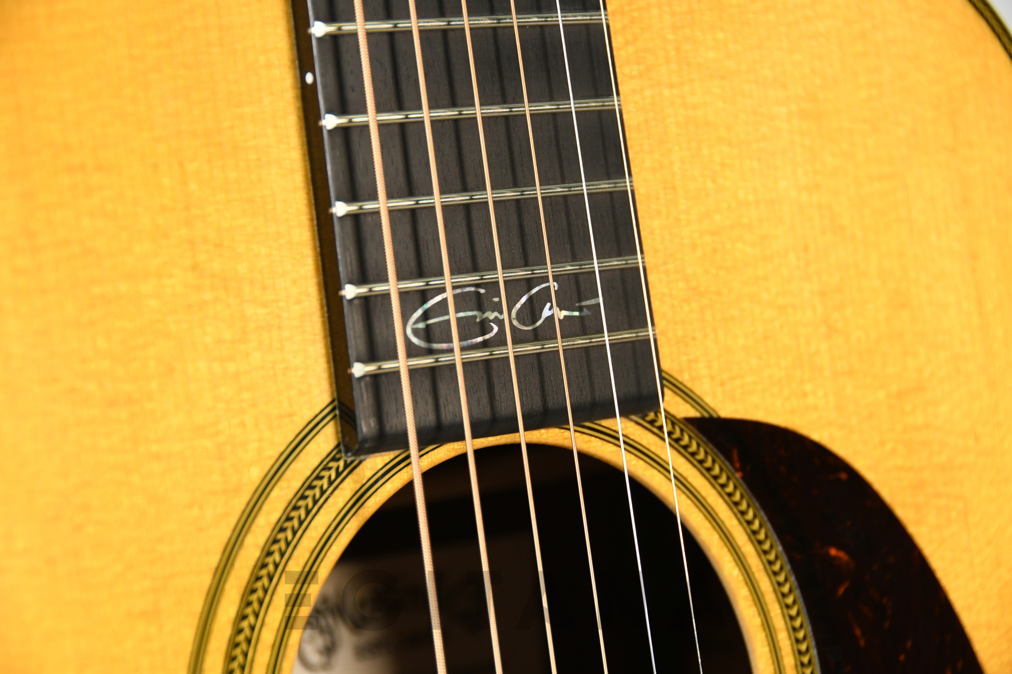 martin-000-28ec-eric-clapton-natural-com-estojo_6362842ee4696.jpg