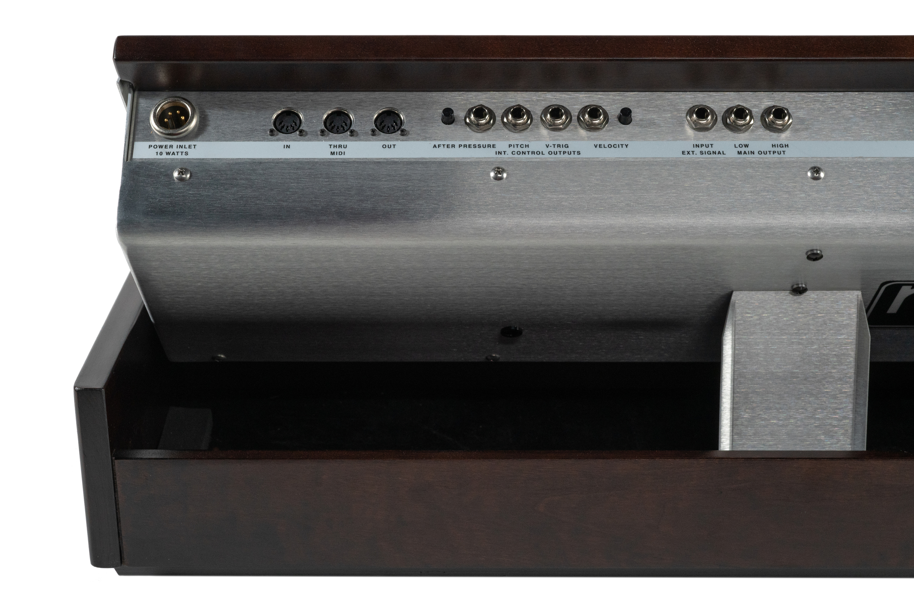 moog-minimoog-model-d-2022_6622512641722.jpg