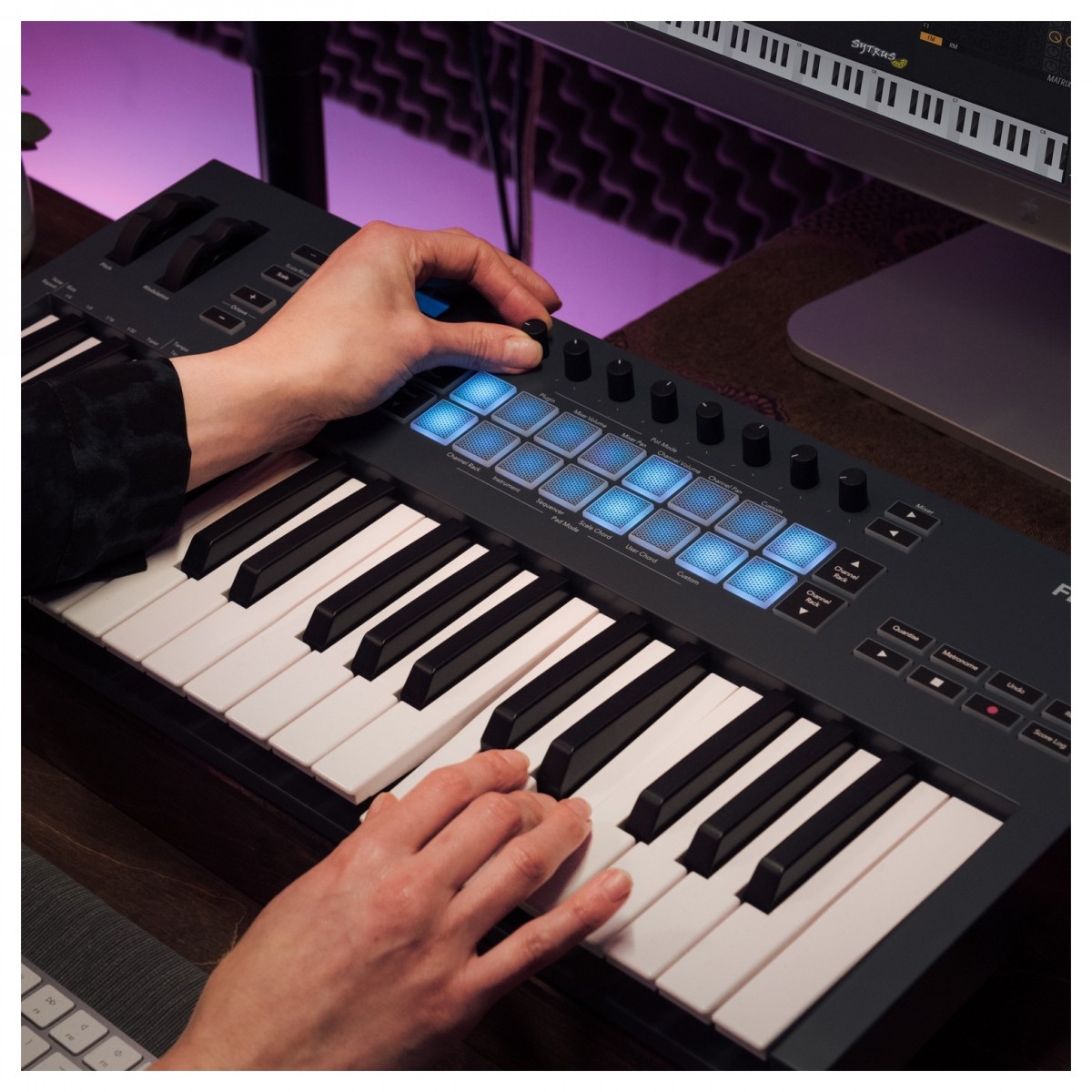 novation-flkey-37_6567060fc3c39.jpg