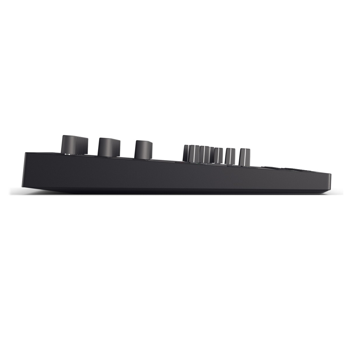 novation-launch-control-xl-3_686695789958b.jpg